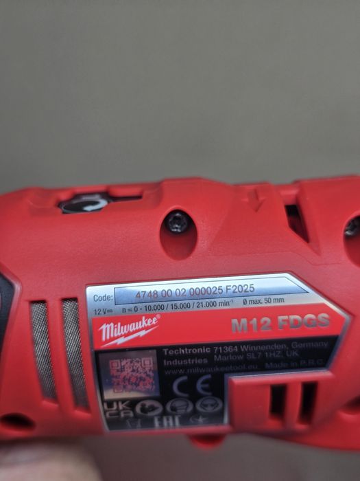 Акумулаторен прав шлайф MILWAUKEE M12FDGS-0
