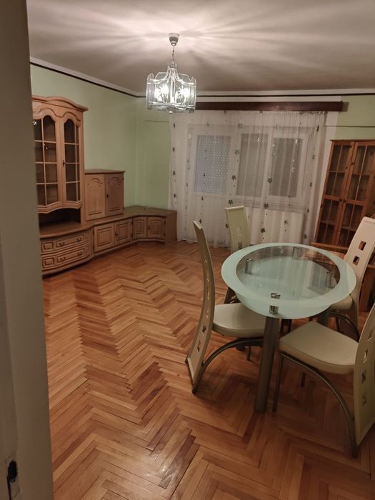 Apartament de închiriat