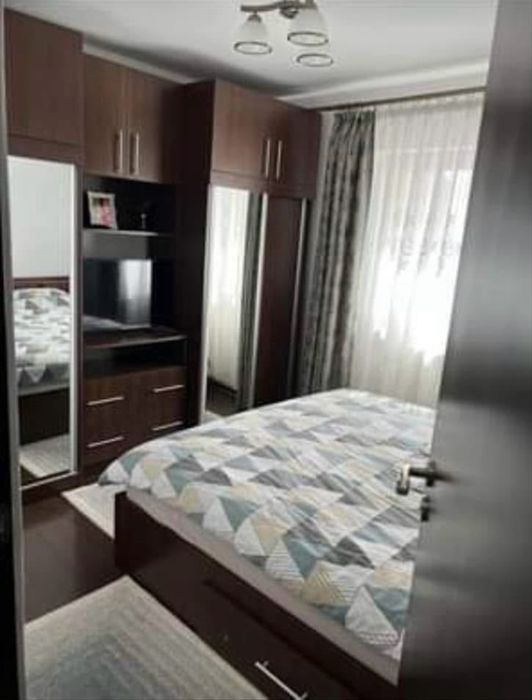 Vând apartament 3 camere