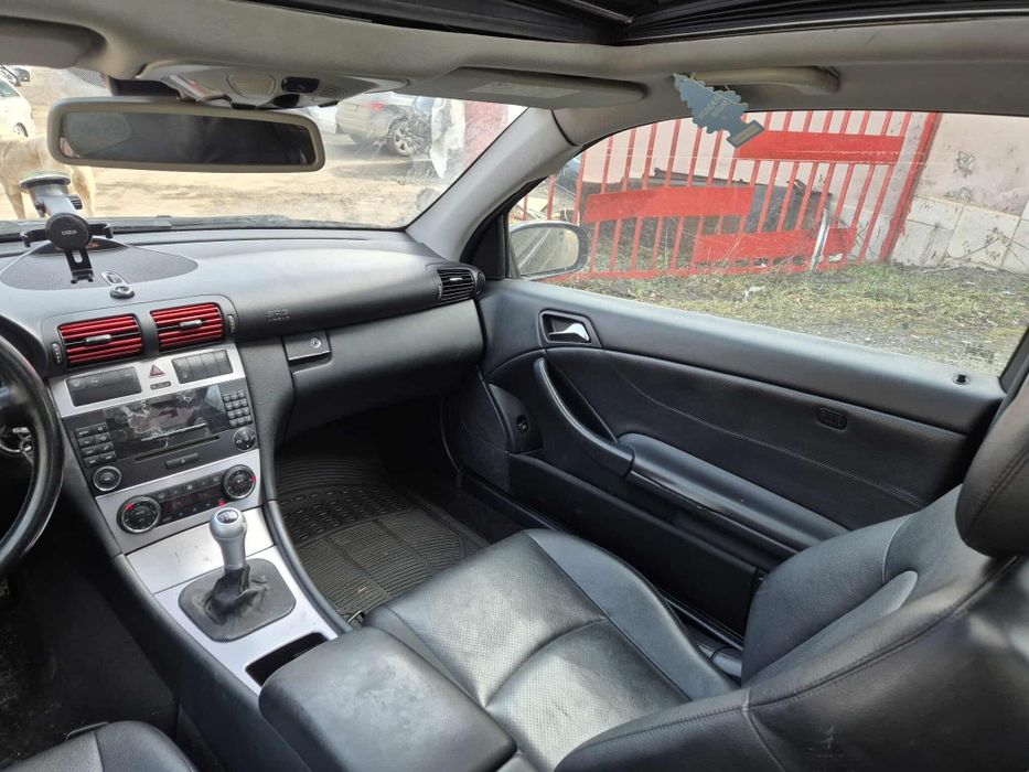 Mercedes W203 C230 204кс M272 AMG пакет ксенон ръчка НА ЧАСТИ!