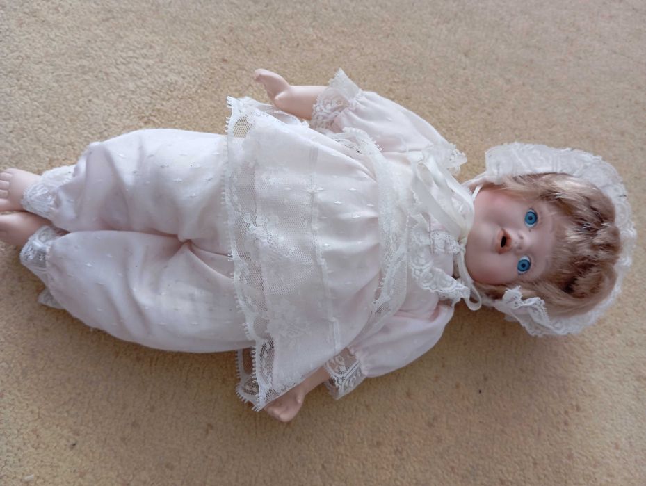 Немска порцеланова кукла