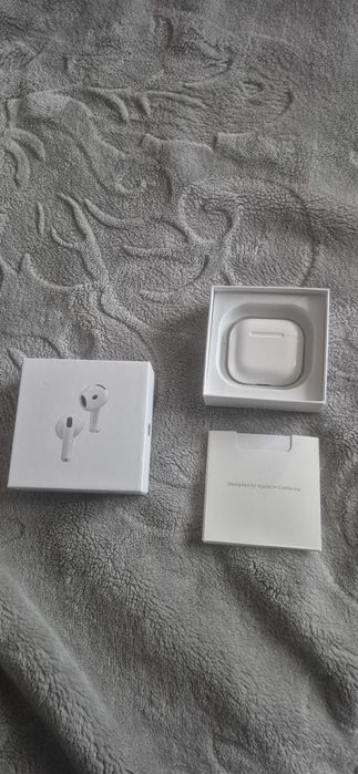 Vand AirPods 4 Noi