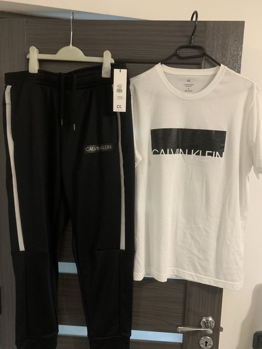 Compleu calvin klein marimea M