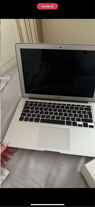MacBook Air 2017 года.