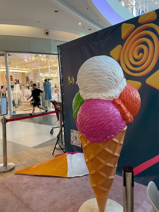 Vand butaforie gogosi/lego/rujuri/inghetata/fotoliu pantof