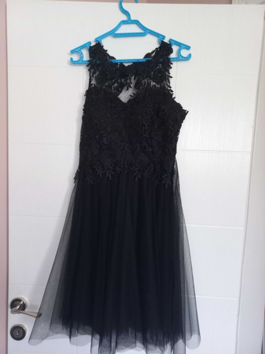 Официална рокля.