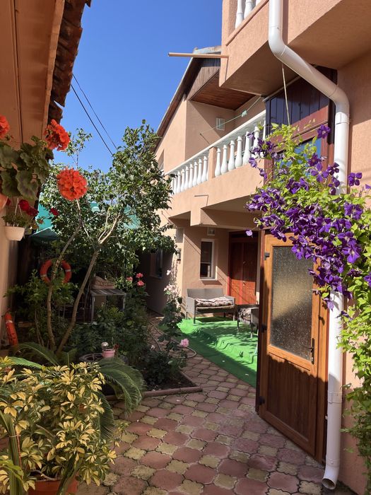 De inchiriat vila cu 5 camere