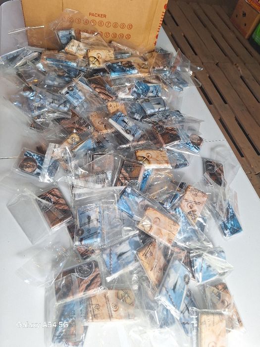 Чисто нови табакери за цигари