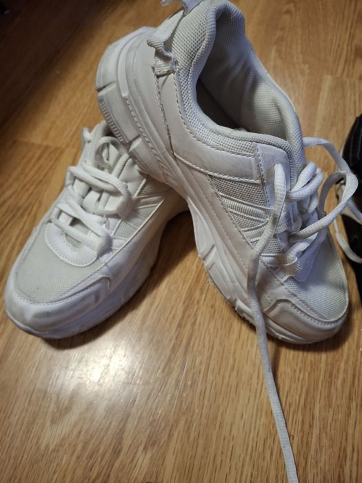 Încălțăminte originala.