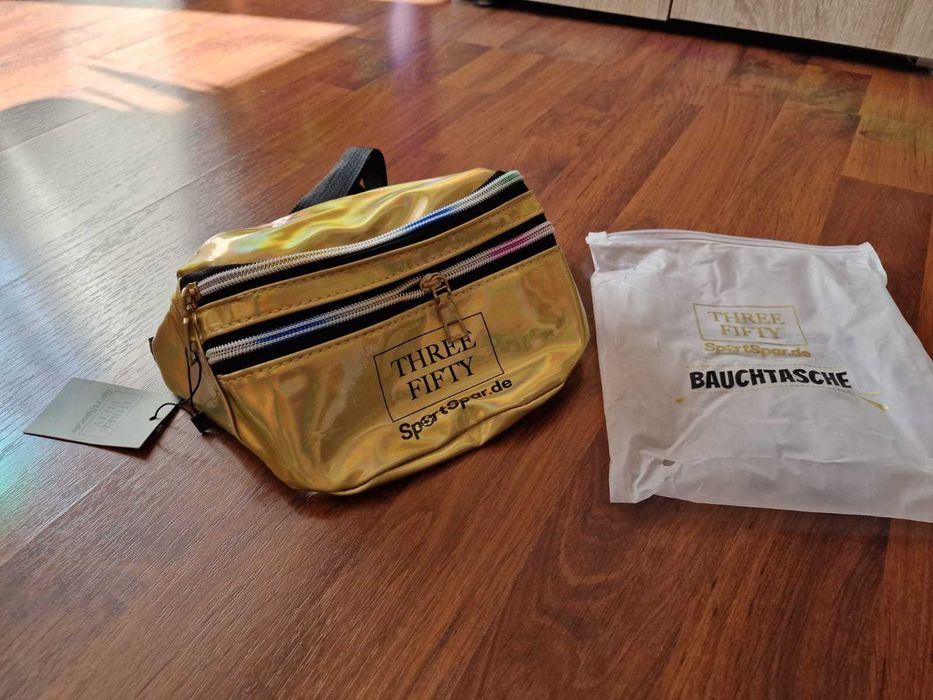 Borseta aurie din colectia THREE FIFTY, noua, sigilata