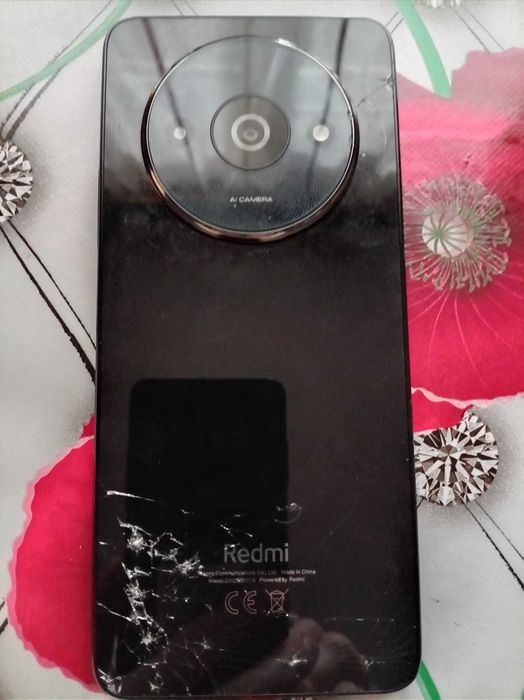 Redmi note 4 putin fisurat pe spate