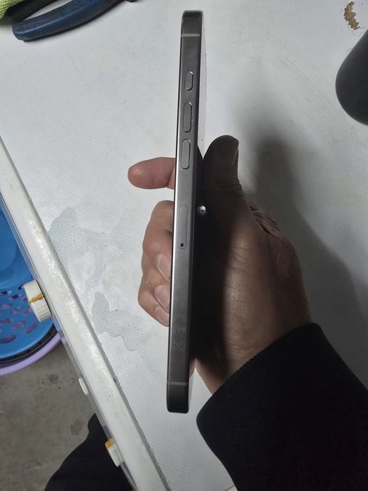 Продавам Iphone 16 pro max