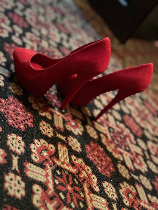 Обувки на висок ток