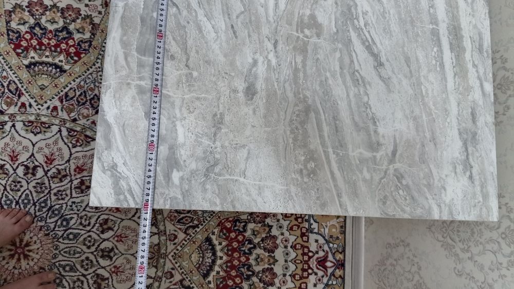 Продам срочно стол