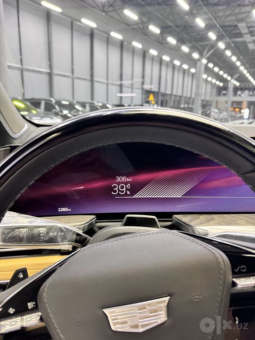 Продается Cadillac Escalade IQ V max