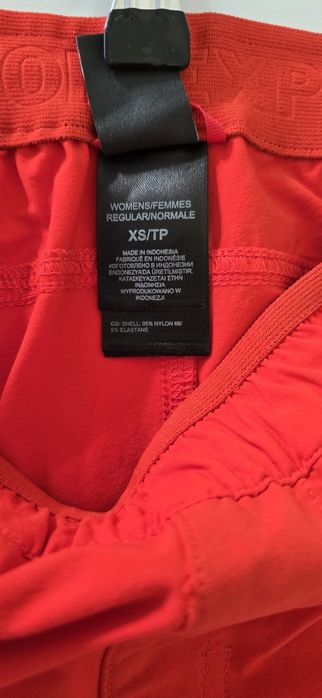 Дамски оригинални къси панталонки.  Като нови.   THE NORTH FACE