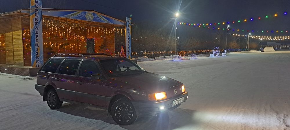 Пассат б3 универсал 1.8 моник, комплект зимней резины.