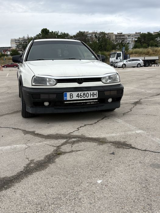 Продавам Golf 3 комби 1.8