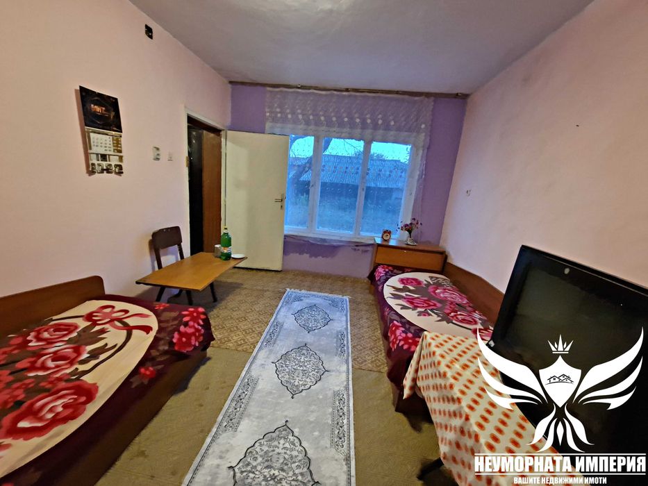 Двуетажна къща с постройки 384РЗП с 930кв. двор село Караджалово