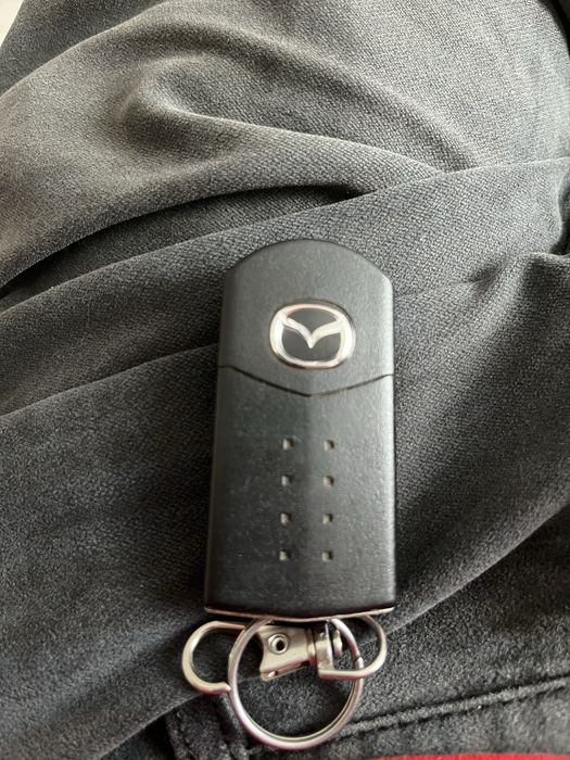 Продам оригинальный ключ Mazda 6 2006 года