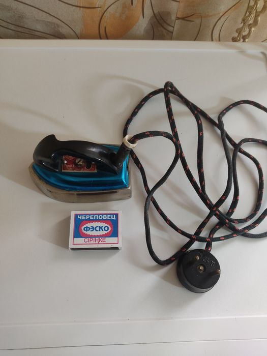 Продам мини утюжок СССР