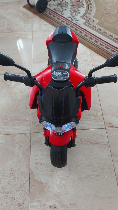 Акумулаторен детски мотор