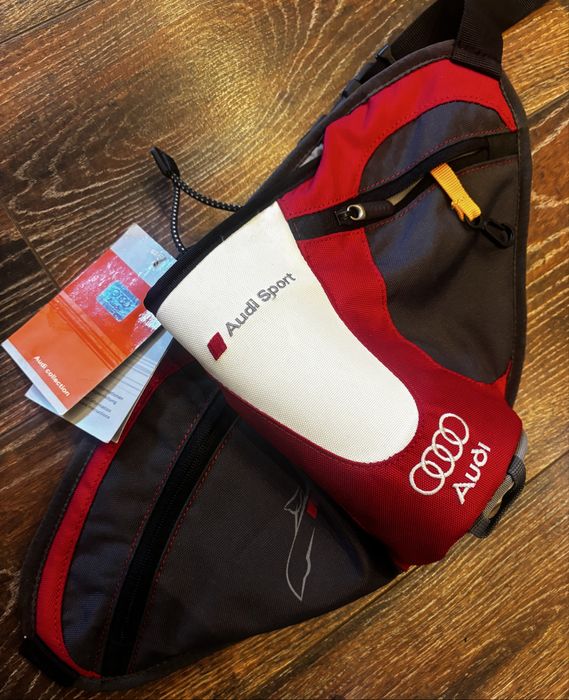 Чанта за кръста с лого на Audi