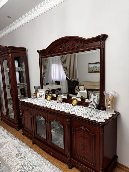 Гостиная мебель, сервант и комод