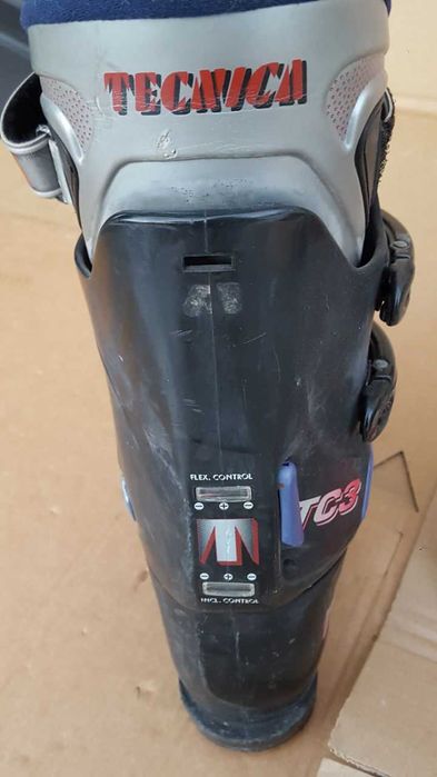 Schiuri Blizzard Secura 175 cm + clapari Tecnica + bete si accesorii