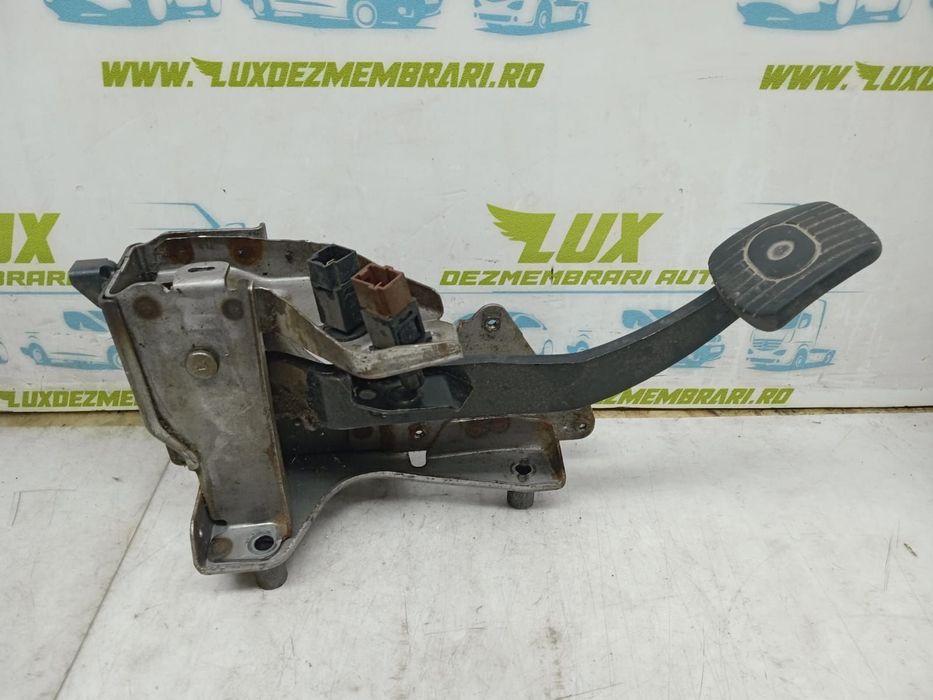 Pedala frana Nissan Tiida C11 [2004 - 2008]