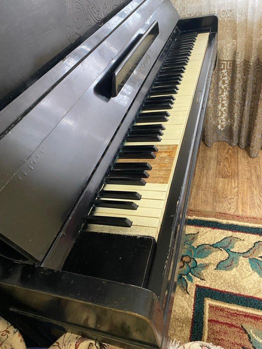 Продам дешево пианино