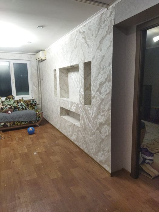 Поклейка обоев качественно