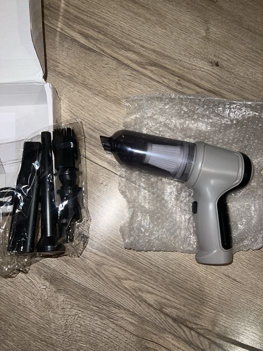 Aspirator mașină