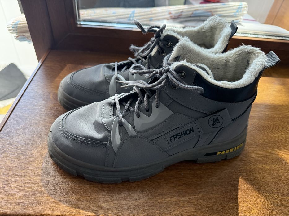 Ботинки зимние, р 42-43