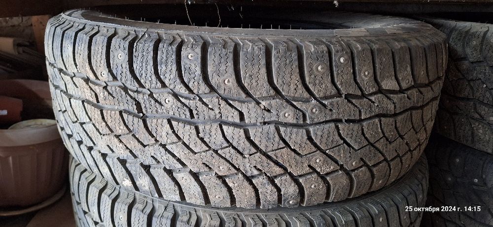 Продам б/у автошины 265/65/17 с шипами