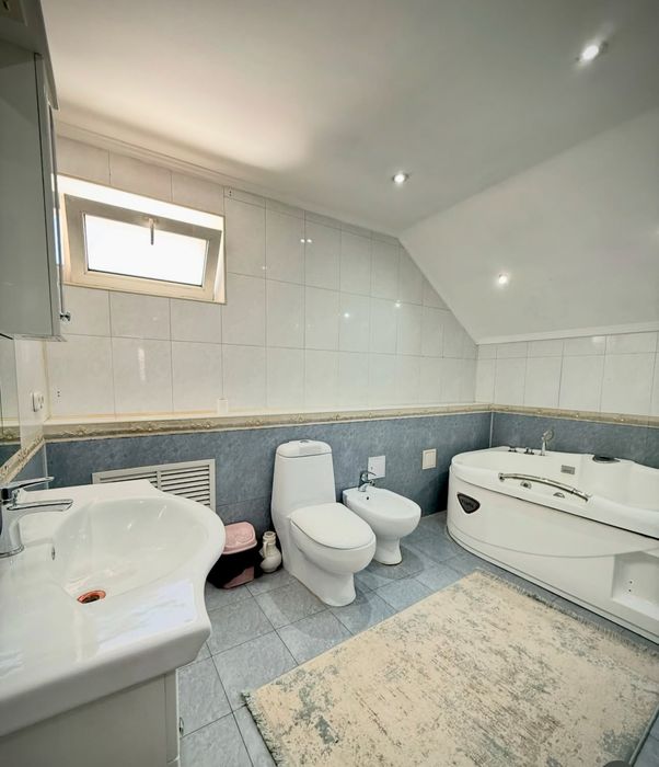 Коттелж с бассейном посуточно