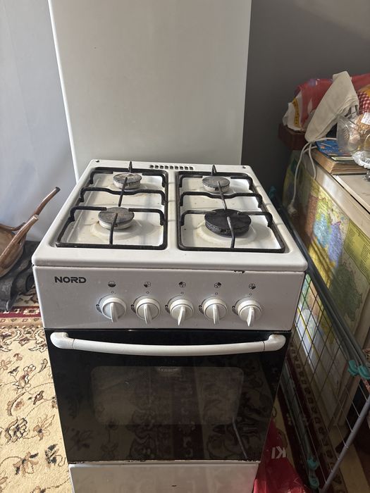 Продам газовую плиту