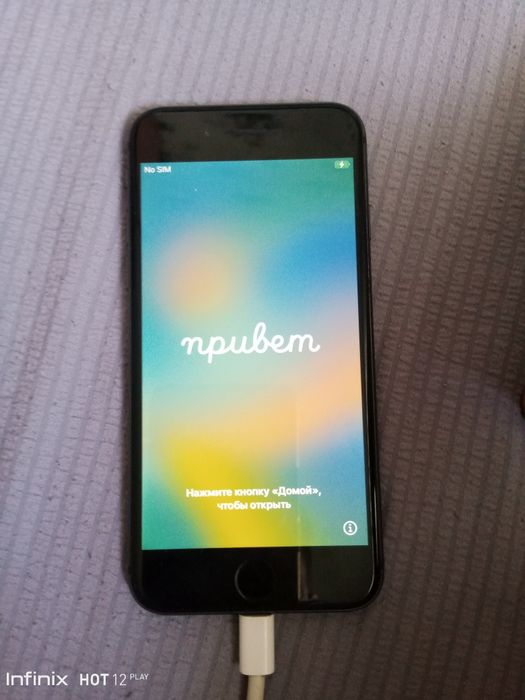 Продам айфон 8!!