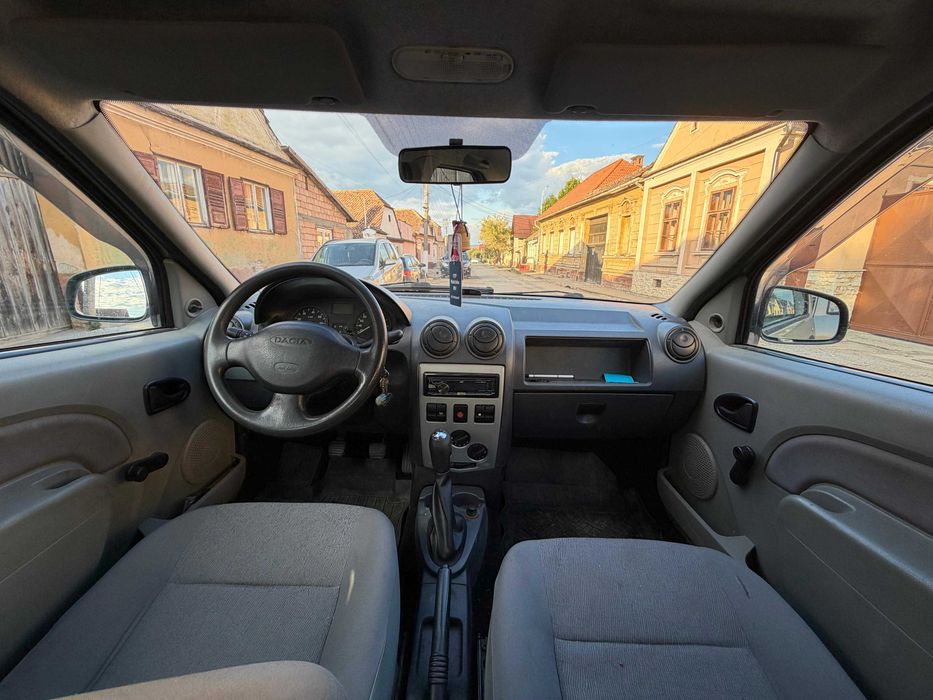 Vand Dacia Logan Fara servodirectie si AC