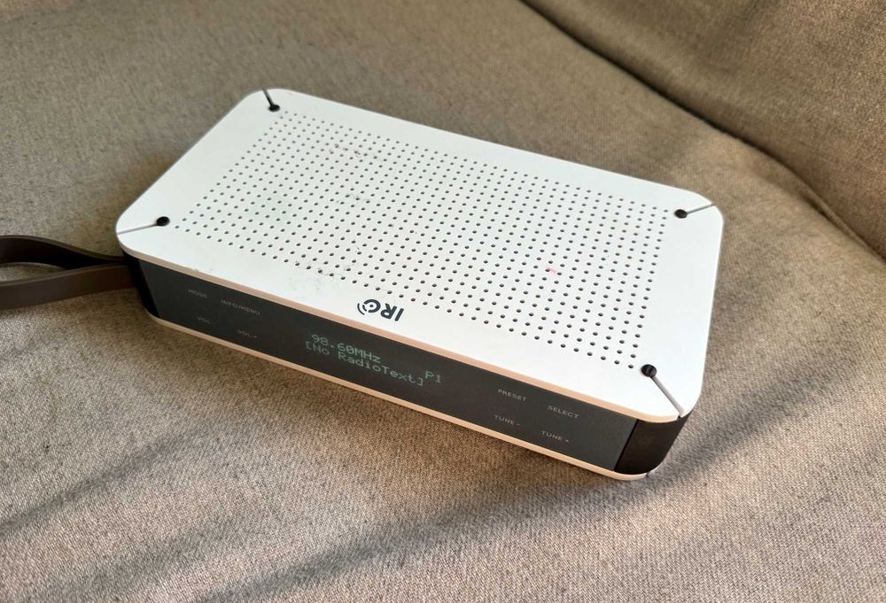 Radio Digital IRC DAB+ FM Bluetooth NFC IKR1520