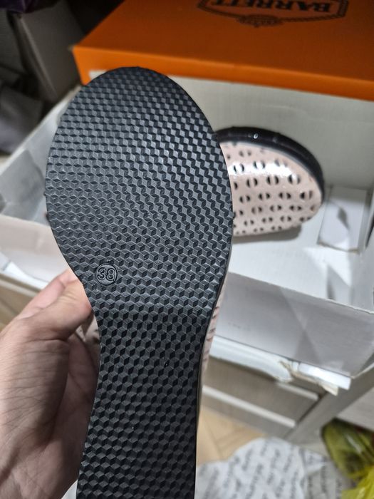 Продам женскую обувь