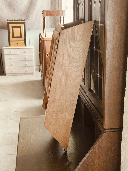 Дъбово шкафче за стена