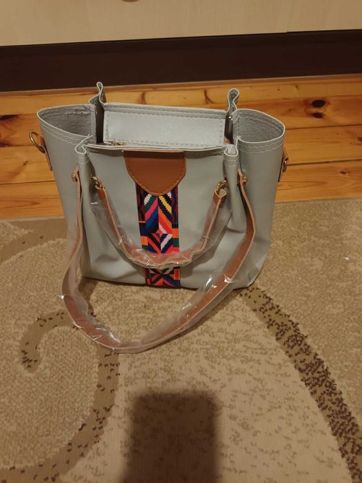 Нови дамски чанти, бански костюми и други