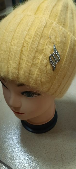 Женская шапка из ангорки