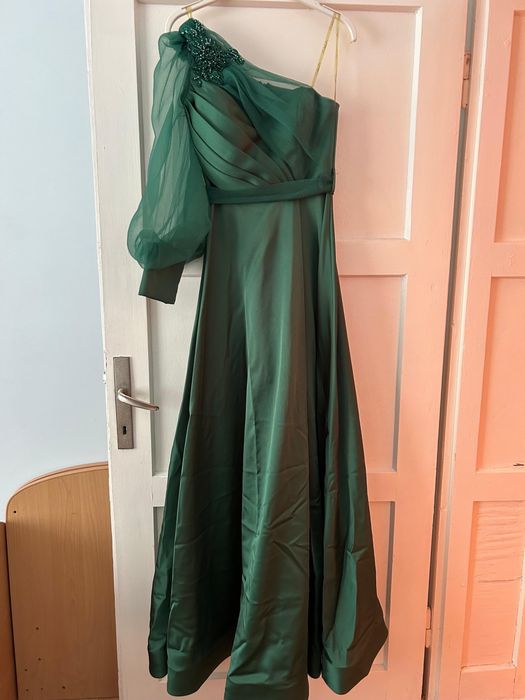 Официална зелена рокля