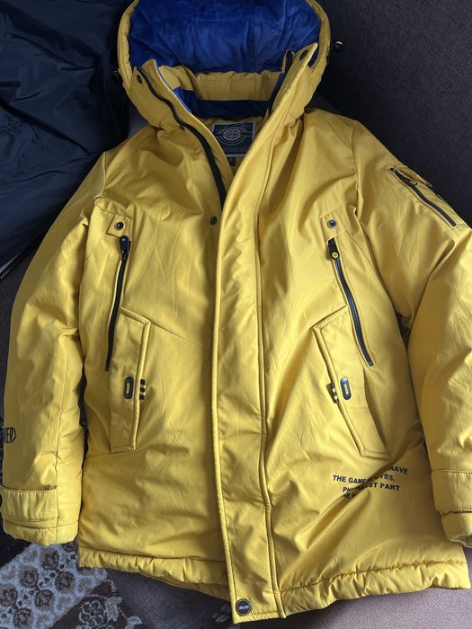 Продам куртку на мальчика