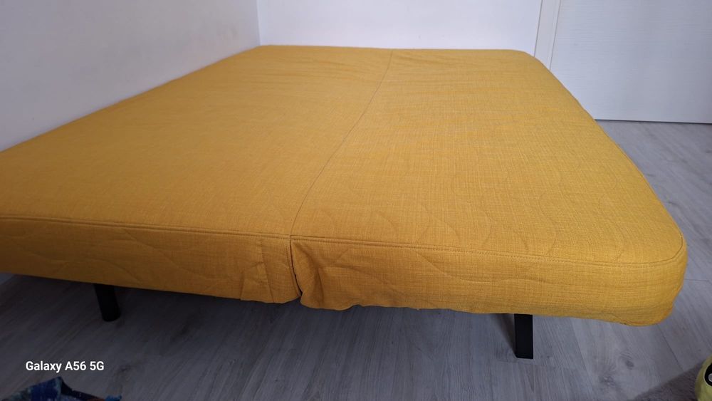 Canapea extensibila Ikeea
