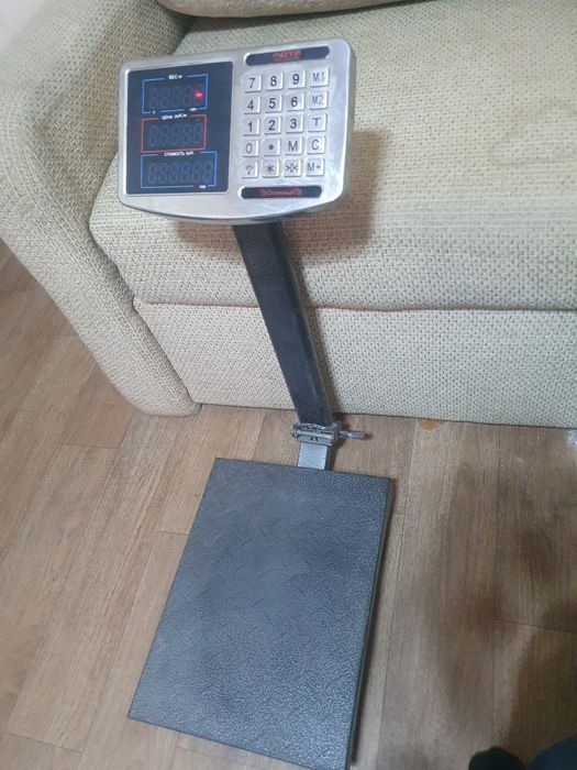 Продаю напольные  весы