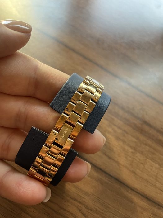 Ceas Swarovski ca noi