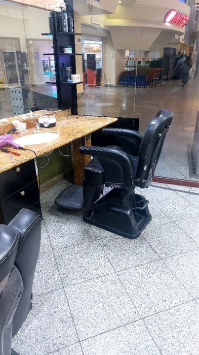 Сдается парикмахерское кресло